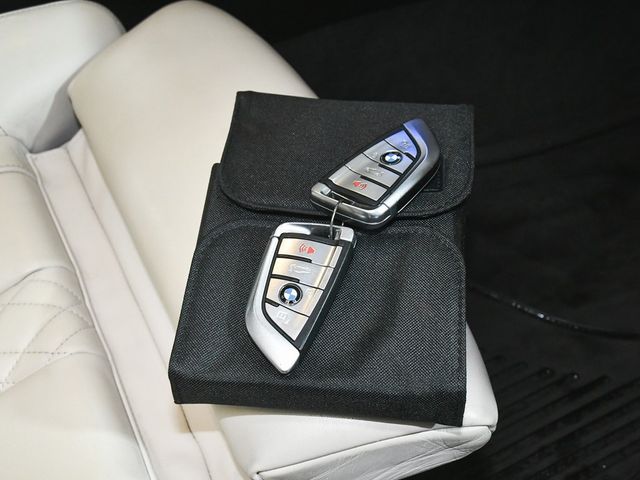 2019 BMW 5 Series 530i xDrive - 22936638 - 57