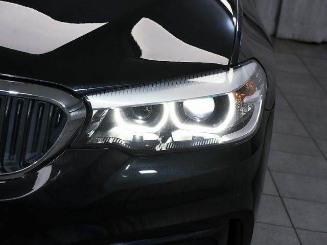 2019 BMW 5 Series 530i xDrive - 22936638 - 65