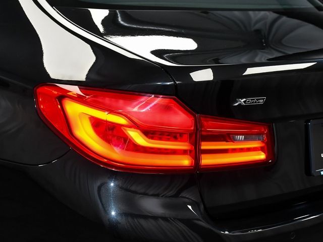 2019 BMW 5 Series 530i xDrive - 22936638 - 69