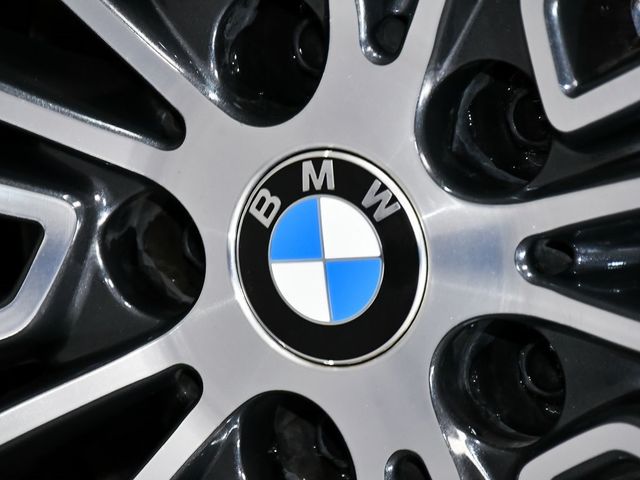 2019 BMW 5 Series 530i xDrive - 22936638 - 74