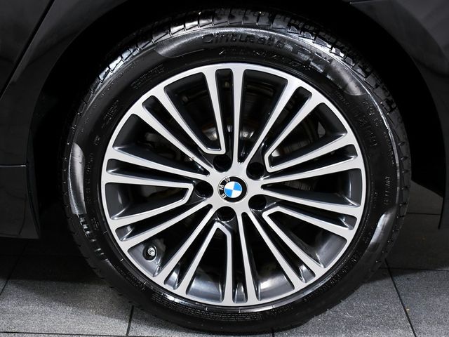 2019 BMW 5 Series 530i xDrive - 22936638 - 7