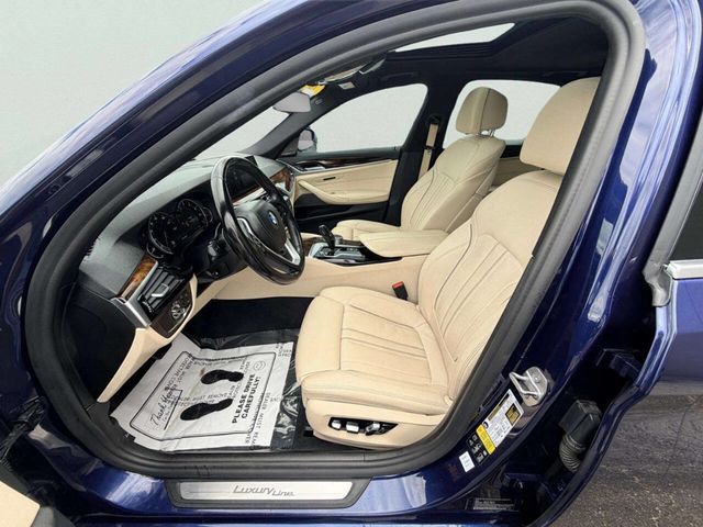 2019 BMW 5 Series 530i xDrive - 23043867 - 17