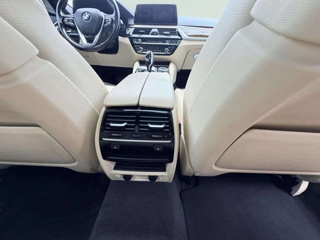 2019 BMW 5 Series 530i xDrive - 23043867 - 28