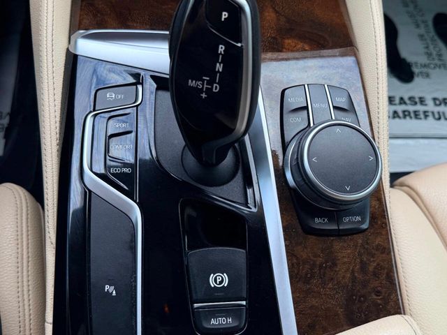 2019 BMW 5 Series 530i xDrive - 23043867 - 42