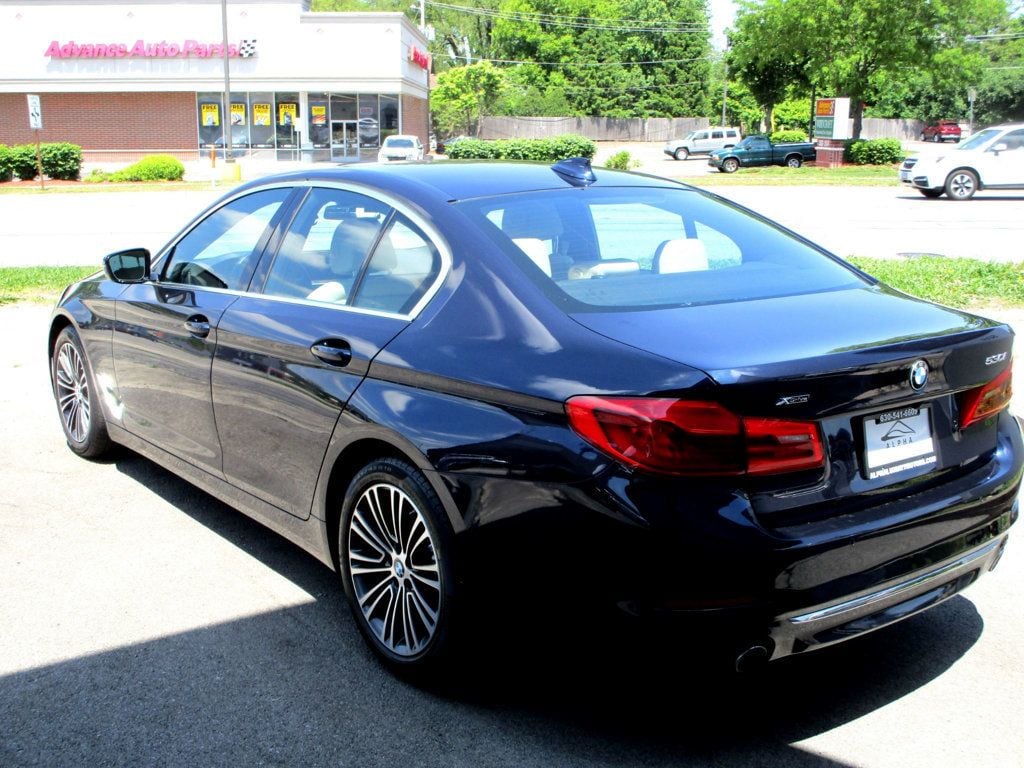 2019 BMW 5 Series 530i xDrive - 23031486 - 9