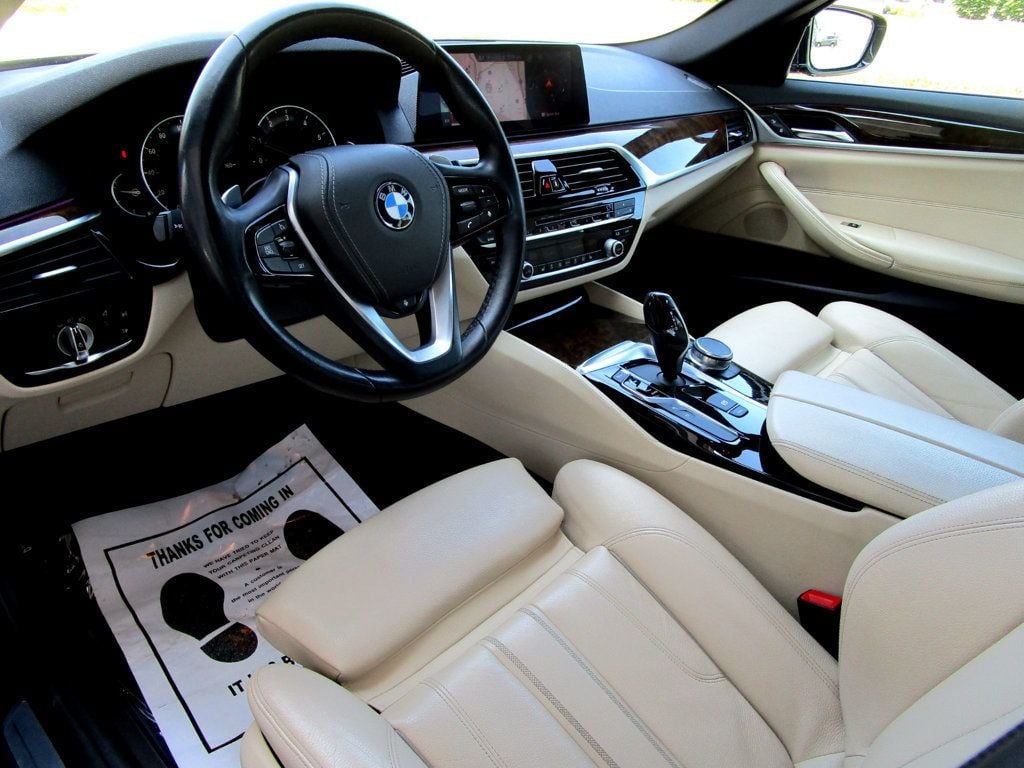 2019 BMW 5 Series 530i xDrive - 23031486 - 12