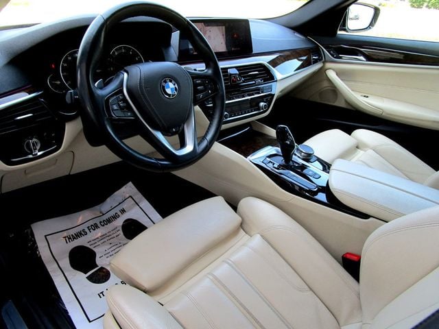2019 BMW 5 Series 530i xDrive - 23031486 - 12