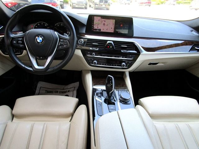 2019 BMW 5 Series 530i xDrive - 23031486 - 1