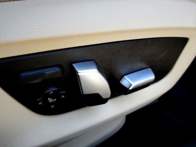 2019 BMW 5 Series 530i xDrive - 23031486 - 34