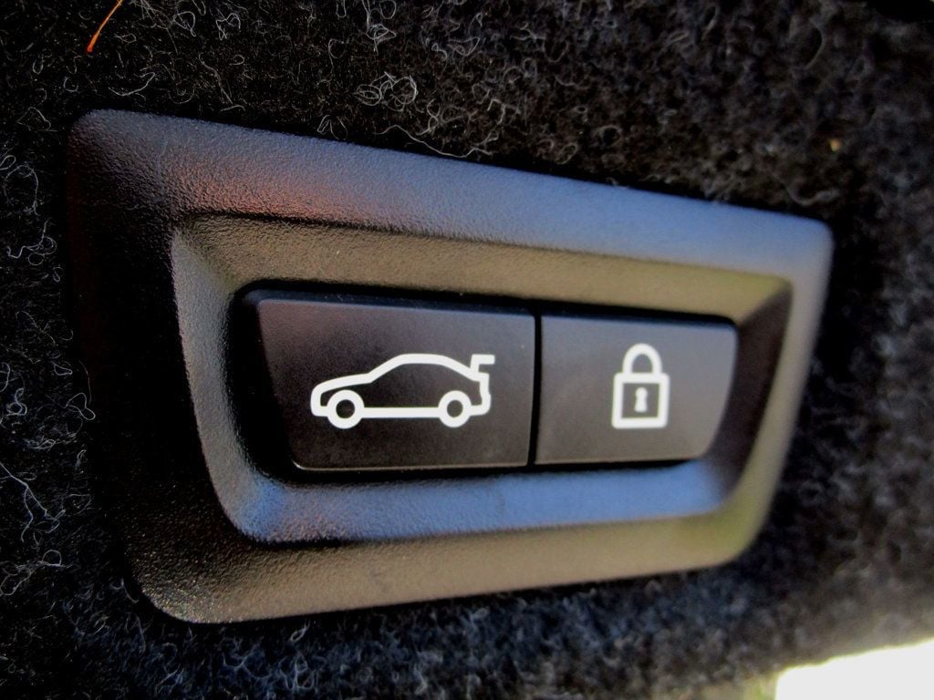 2019 BMW 5 Series 530i xDrive - 23031486 - 36