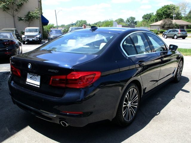 2019 BMW 5 Series 530i xDrive - 23031486 - 7