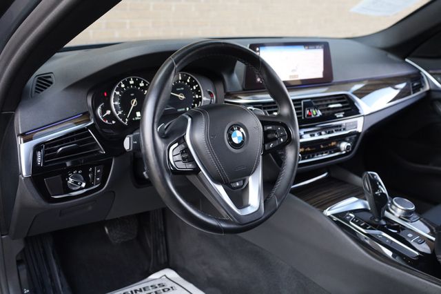 2019 BMW 5 Series 530i xDrive - 22970743 - 13