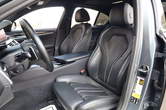 2019 BMW 5 Series 530i xDrive - 22970743 - 14