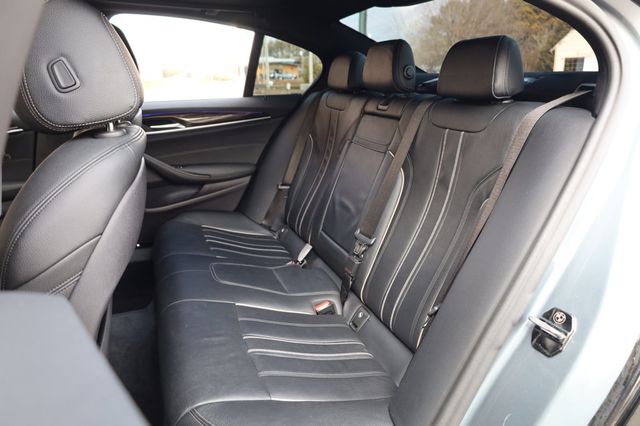 2019 BMW 5 Series 530i xDrive - 22970743 - 17