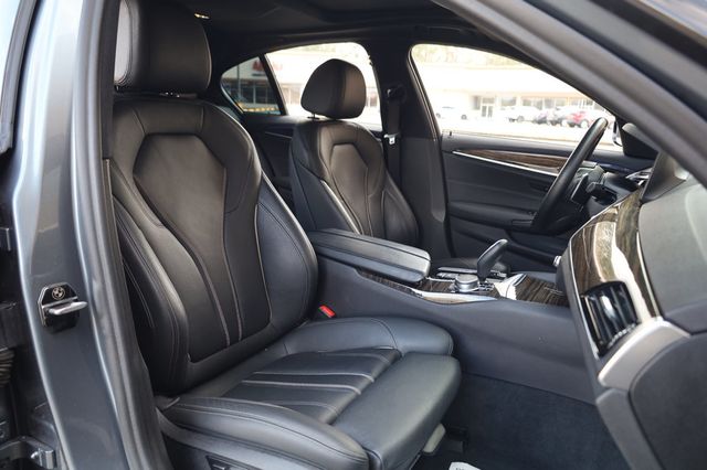2019 BMW 5 Series 530i xDrive - 22970743 - 22