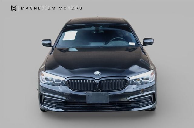 2019 BMW 5 Series 530i xDrive - 22970743 - 4