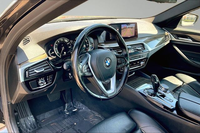 2019 BMW 5 Series 530i xDrive - 23007106 - 10