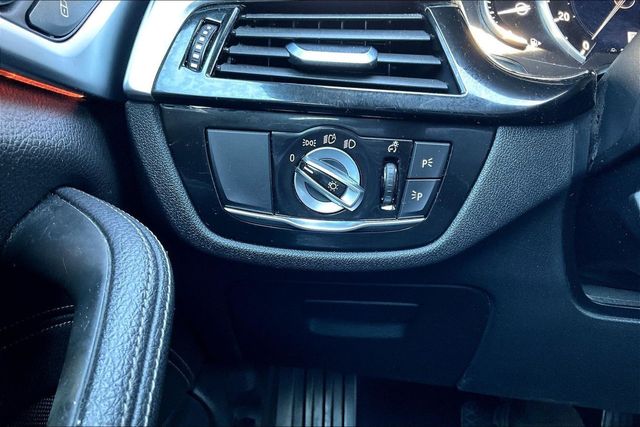 2019 BMW 5 Series 530i xDrive - 23007106 - 27