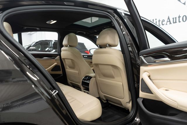 2019 BMW 5 Series 530i xDrive - 23016991 - 11