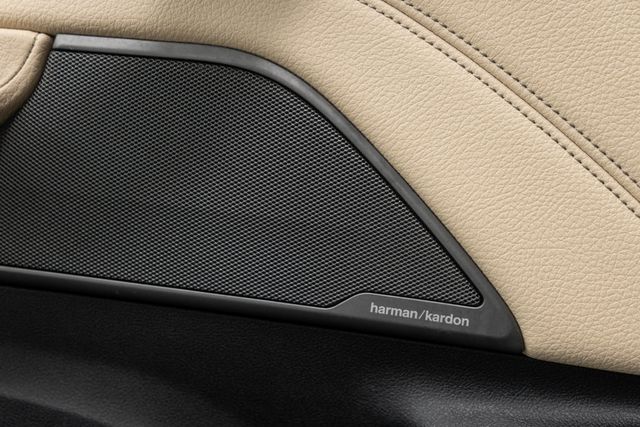 2019 BMW 5 Series 530i xDrive - 23016991 - 14