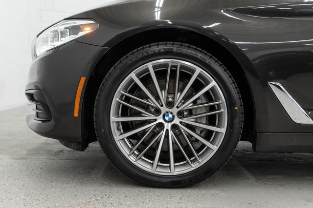 2019 BMW 5 Series 530i xDrive - 23016991 - 38
