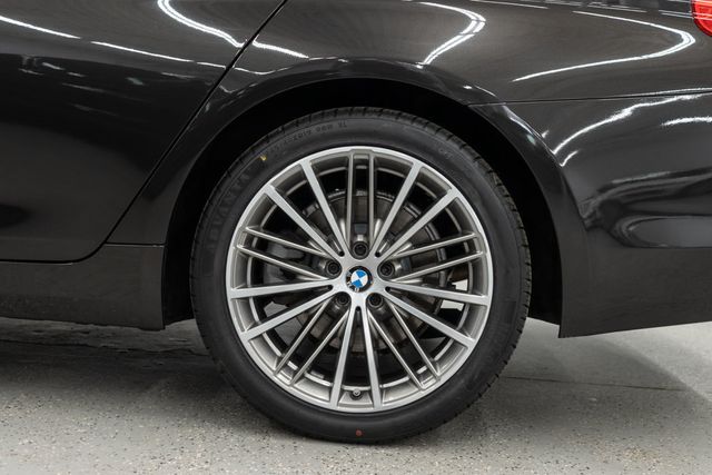 2019 BMW 5 Series 530i xDrive - 23016991 - 39