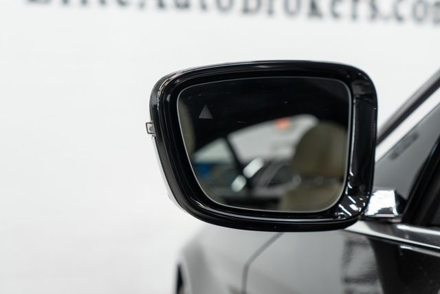 2019 BMW 5 Series 530i xDrive - 23016991 - 54