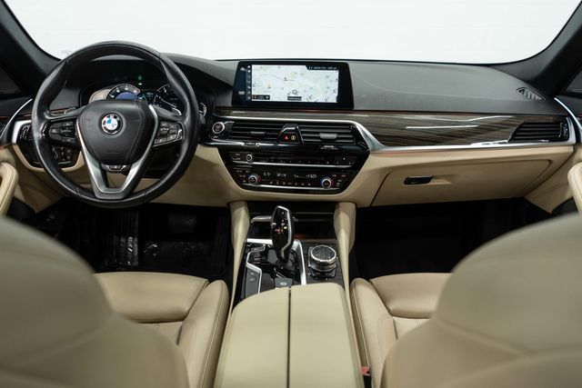 2019 BMW 5 Series 530i xDrive - 23016991 - 7