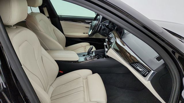 2019 BMW 5 Series 530i xDrive - 22942300 - 22