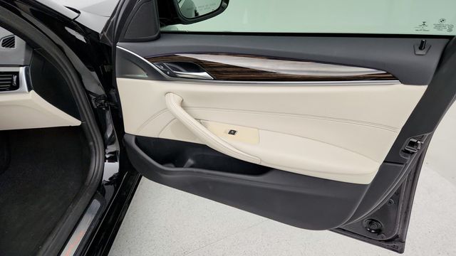2019 BMW 5 Series 530i xDrive - 22942300 - 24