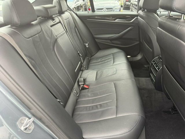 2019 BMW 5 Series 530i xDrive - 23083668 - 17