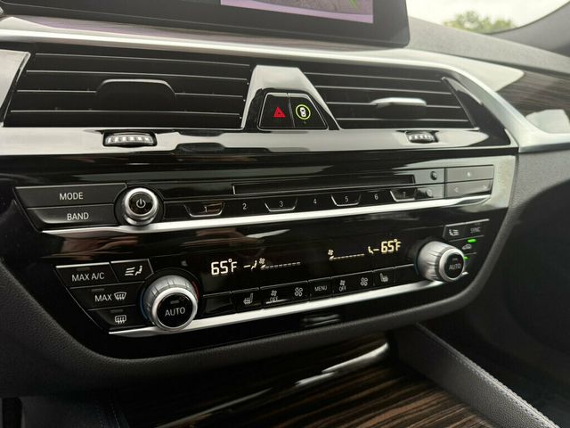 2019 BMW 5 Series 530i xDrive - 23083668 - 26