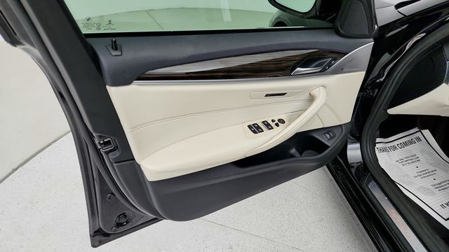 2019 BMW 5 Series 530i xDrive Sedan with Dakota Leather & Convenience Package - 22942300 - 10