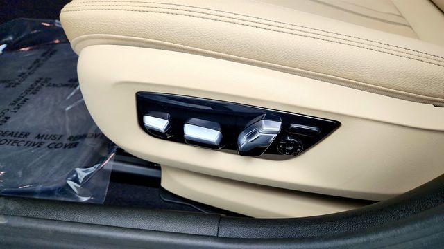 2019 BMW 5 Series 530i xDrive w/ Dakota Leather,Convenience Pkg & Premium Pkg 2 - 23035131 - 10