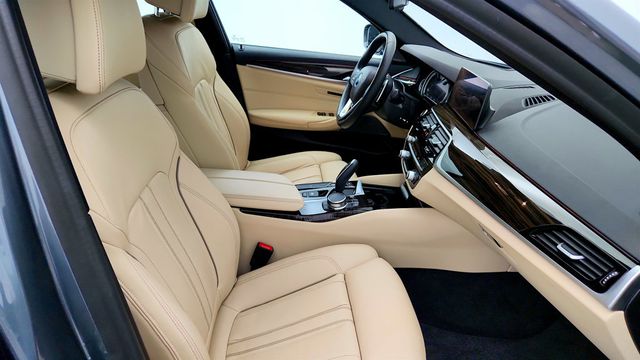 2019 BMW 5 Series 530i xDrive w/ Dakota Leather,Convenience Pkg & Premium Pkg 2 - 23035131 - 23