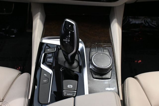2019 BMW 5 Series 540i - 23078335 - 14