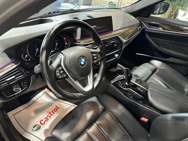 2019 BMW 5 Series 540i - 22580621 - 9