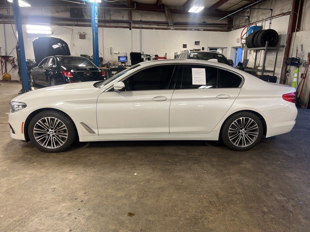 2019 Bmw 540i Sedan photo 2