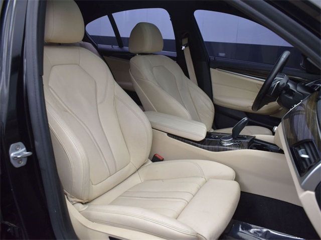 2019 BMW 5 Series 540i - 22986718 - 21