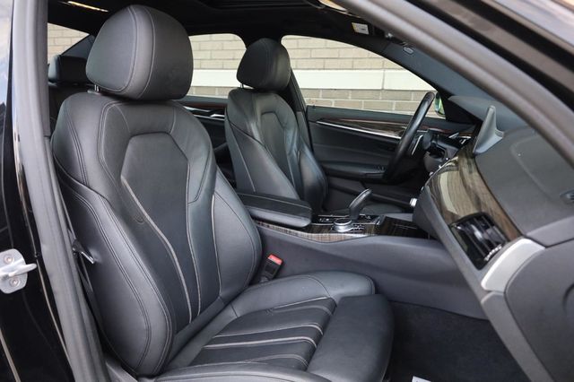 2019 BMW 5 Series 540i - 23031380 - 27