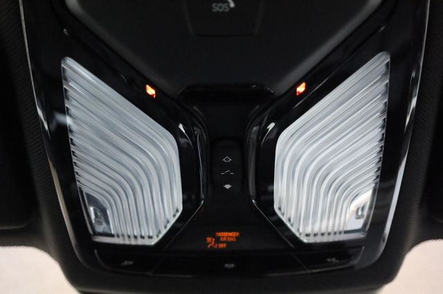 2019 BMW 5 Series 540i - 23031380 - 40