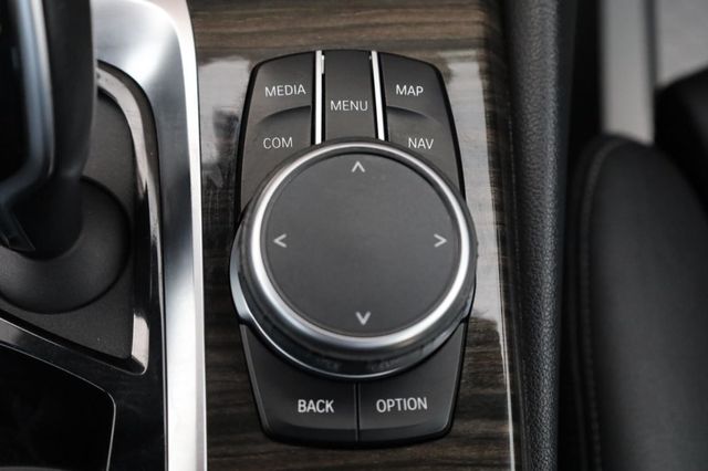 2019 BMW 5 Series 540i - 23031380 - 49
