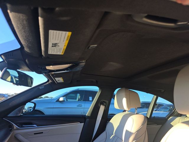 2019 BMW 5 Series 540i - 22973712 - 13