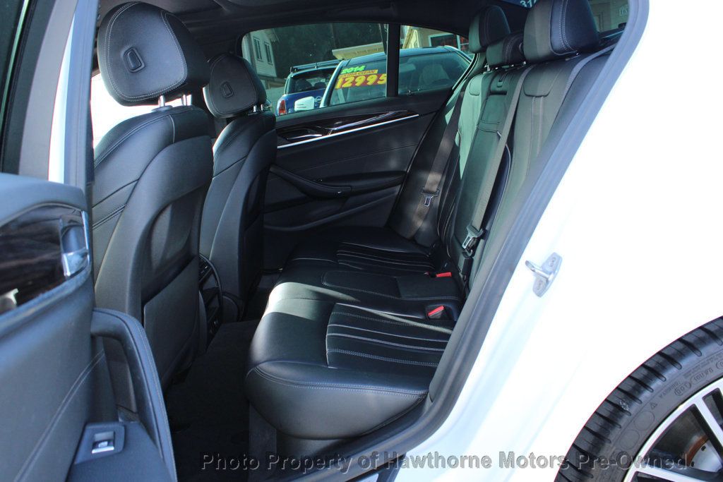 2019 BMW 5 Series 540i - 22958259 - 9