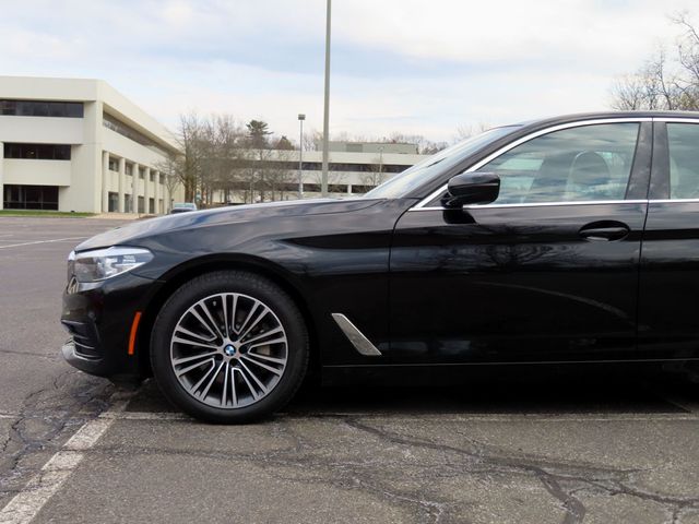 2019 BMW 5 Series 540i xDrive - 23006225 - 9