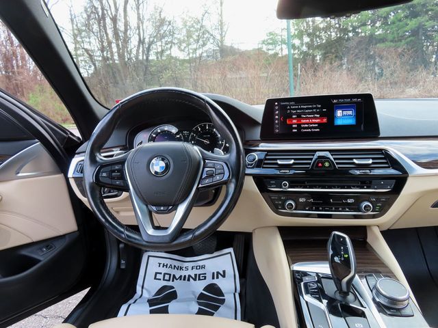 2019 BMW 5 Series 540i xDrive - 23006225 - 32