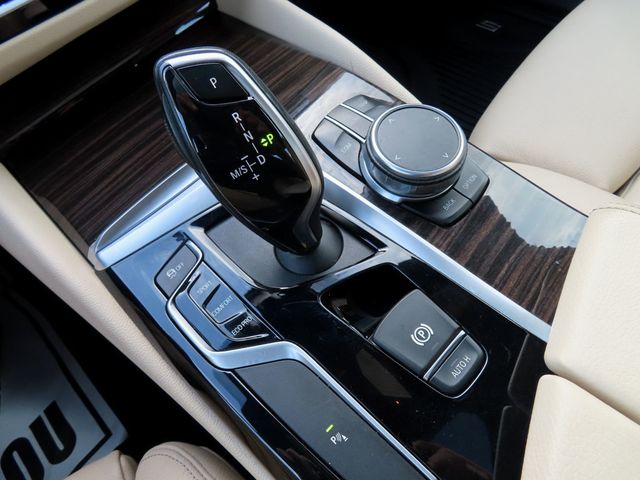 2019 BMW 5 Series 540i xDrive - 23006225 - 39