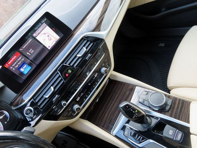 2019 BMW 5 Series 540i xDrive - 23006225 - 40