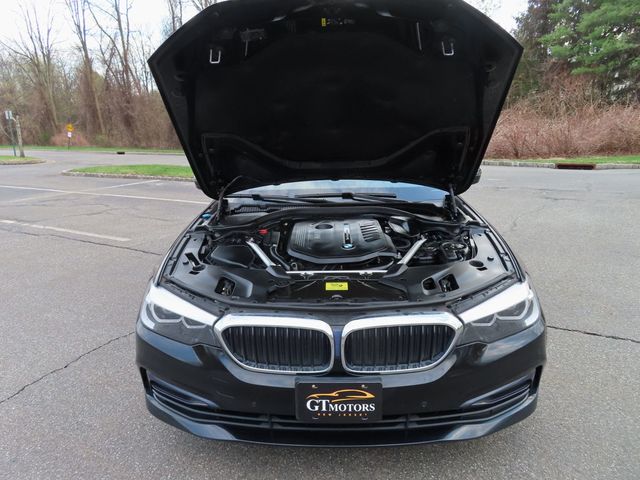 2019 BMW 5 Series 540i xDrive - 23006225 - 46