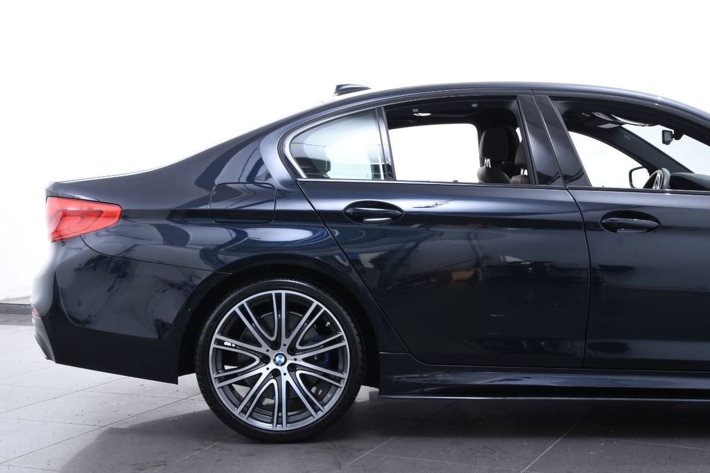 2019 BMW 5 Series 540i xDrive - 21661459 - 4